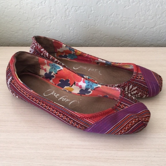 TOMS one for one tribal flat - Picture 6 of 8